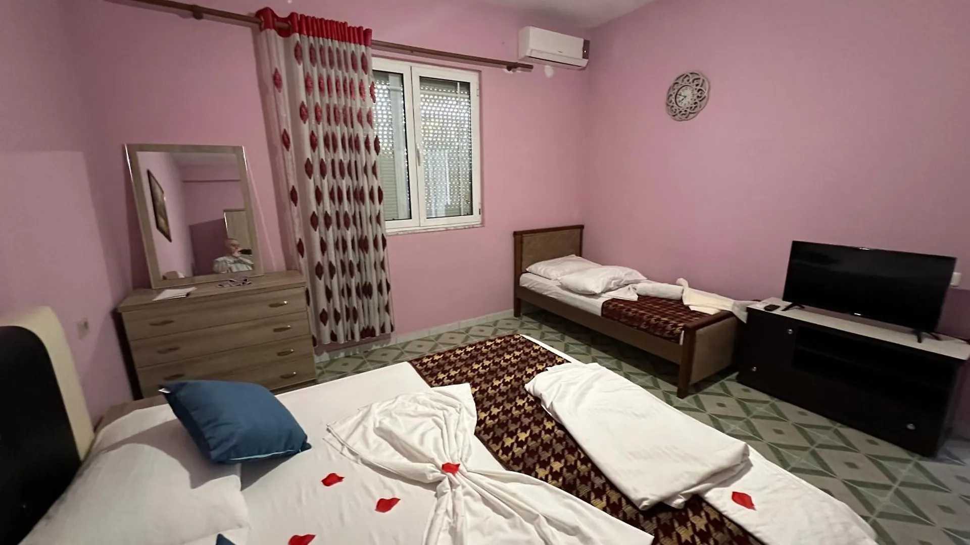 Chicago Hotel Fier 3*,  Albania