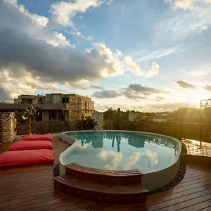 https://hotel-mayahuel-tulum.quintano-roohotels.com