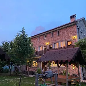 Hotel Makry, Puke